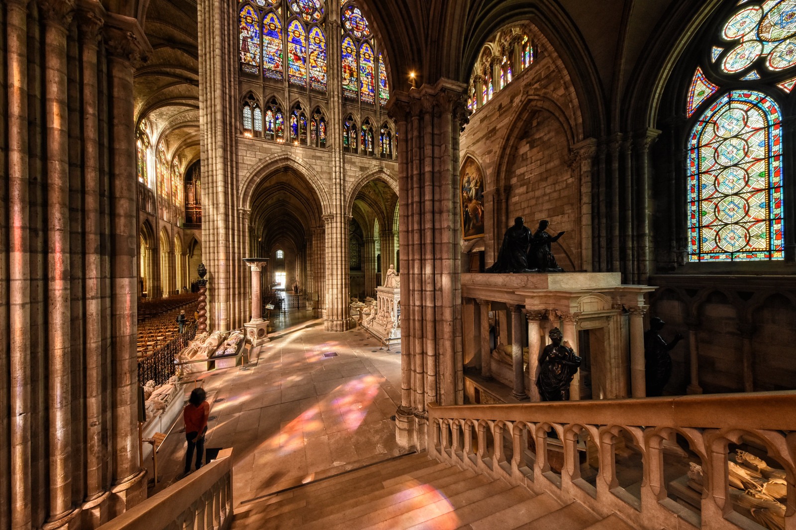 Intérieur de la basilique Saint-Denis nécropole royale