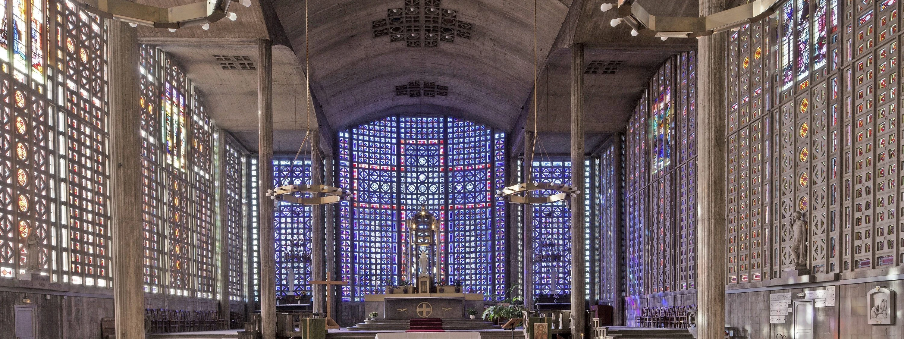 Visite guidée de Notre-Dame du Raincy, chef-d’œuvre en béton armé d’Auguste Perret