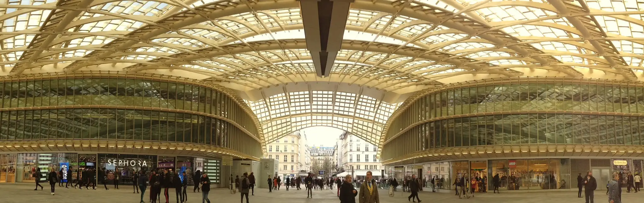 Les Halles contemporaines à Paris Canopée et jardins Nelson-Mandela